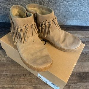 Ugg Moccasin Boots. Size 7.5